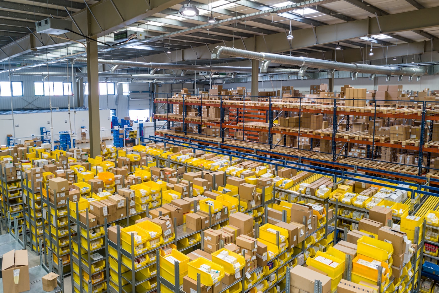 Logistics and shipping — banner
